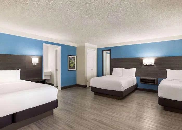 La Quinta Inn By Wyndham San Antonio I-35 N At Toepperwein